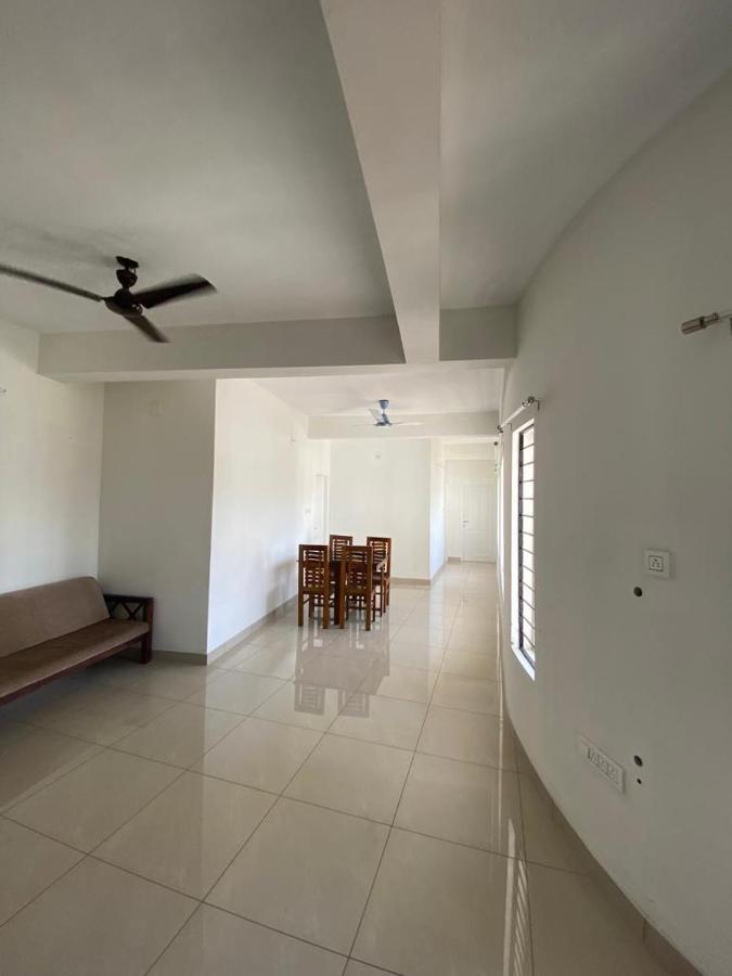 Solo Simrin Arcade Kadavanthra