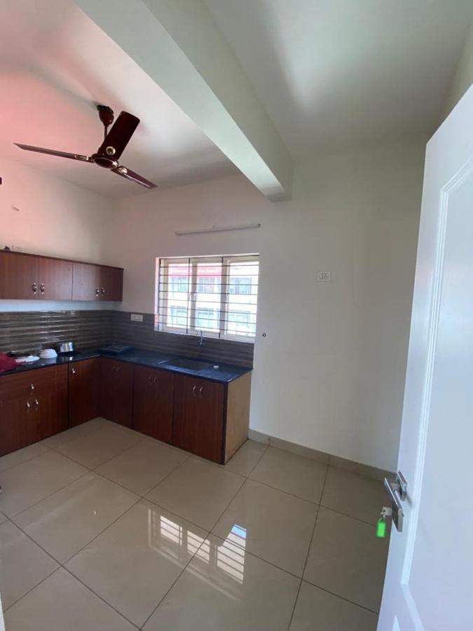 Apartment Solo Simrin Arcade Kadavanthra Kochi