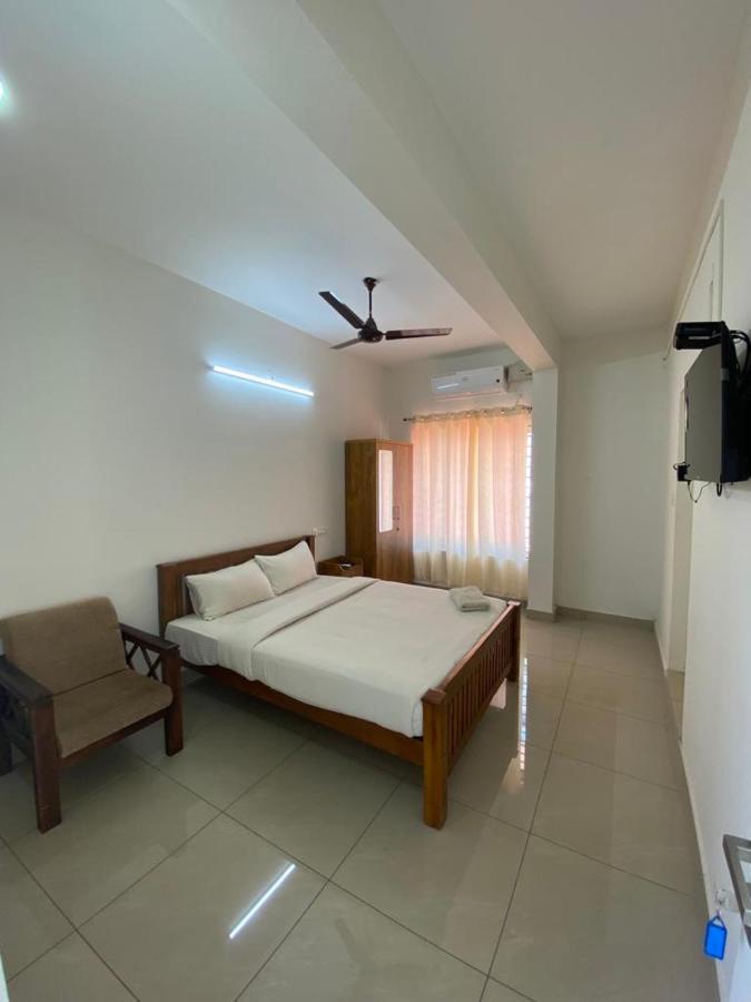 Solo Simrin Arcade Kadavanthra Apartment