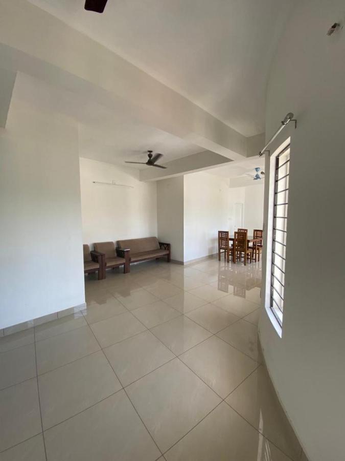 Solo Simrin Arcade Kadavanthra Apartment Kochi